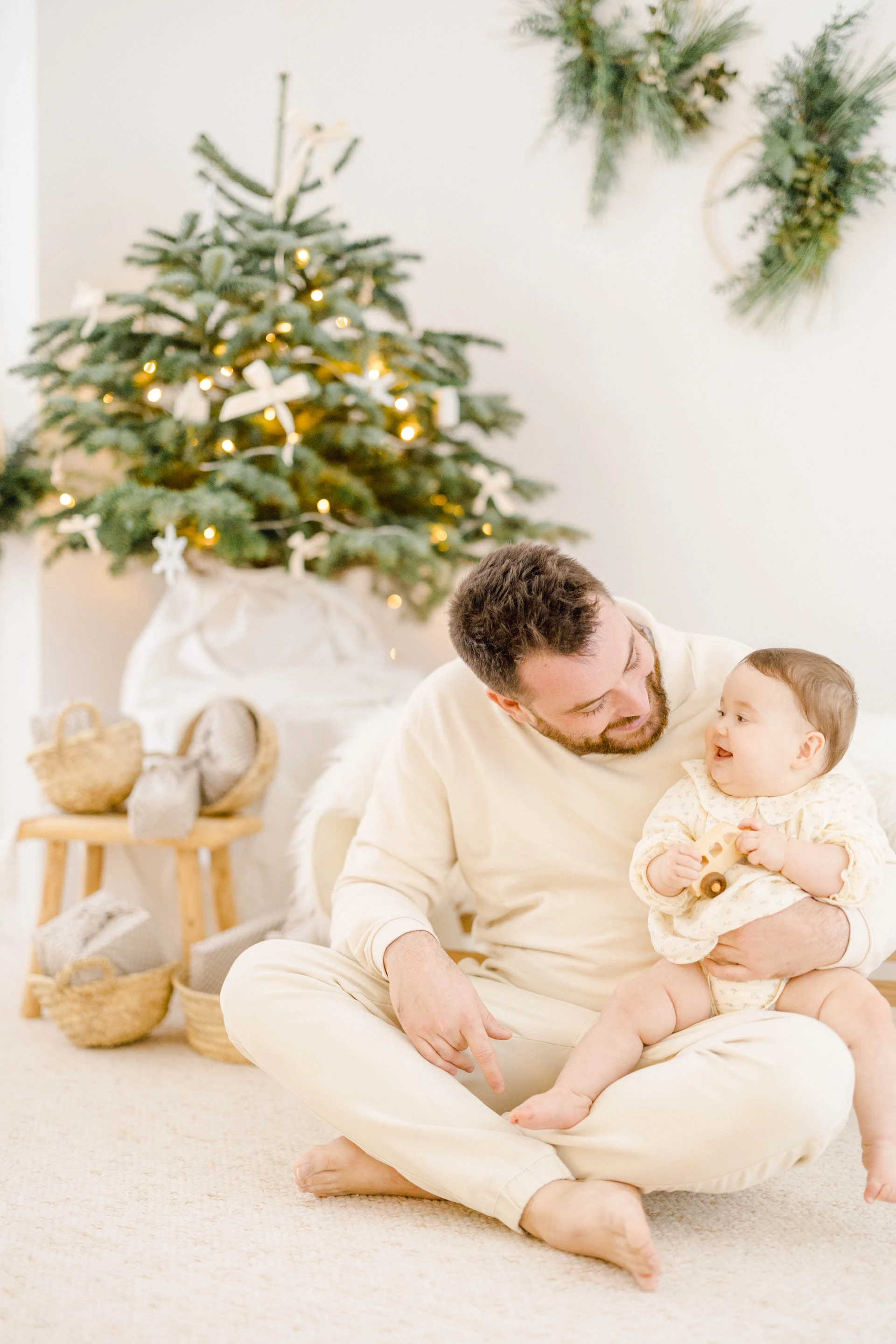 enfant bonheur gris marron saisons